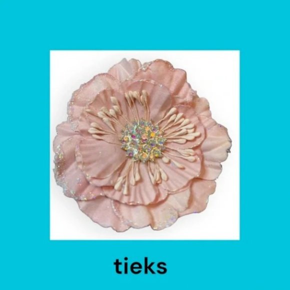 Tieks Flower Pale Pink Box Topper with Faux Rhinestones in Center TT-1-481 - Picture 1 of 3